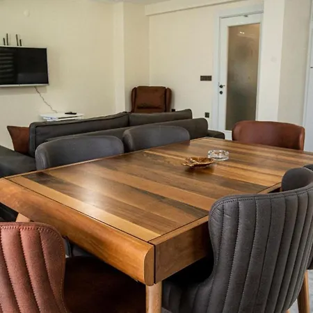 Willa 3 Bedroom - 9003 *
